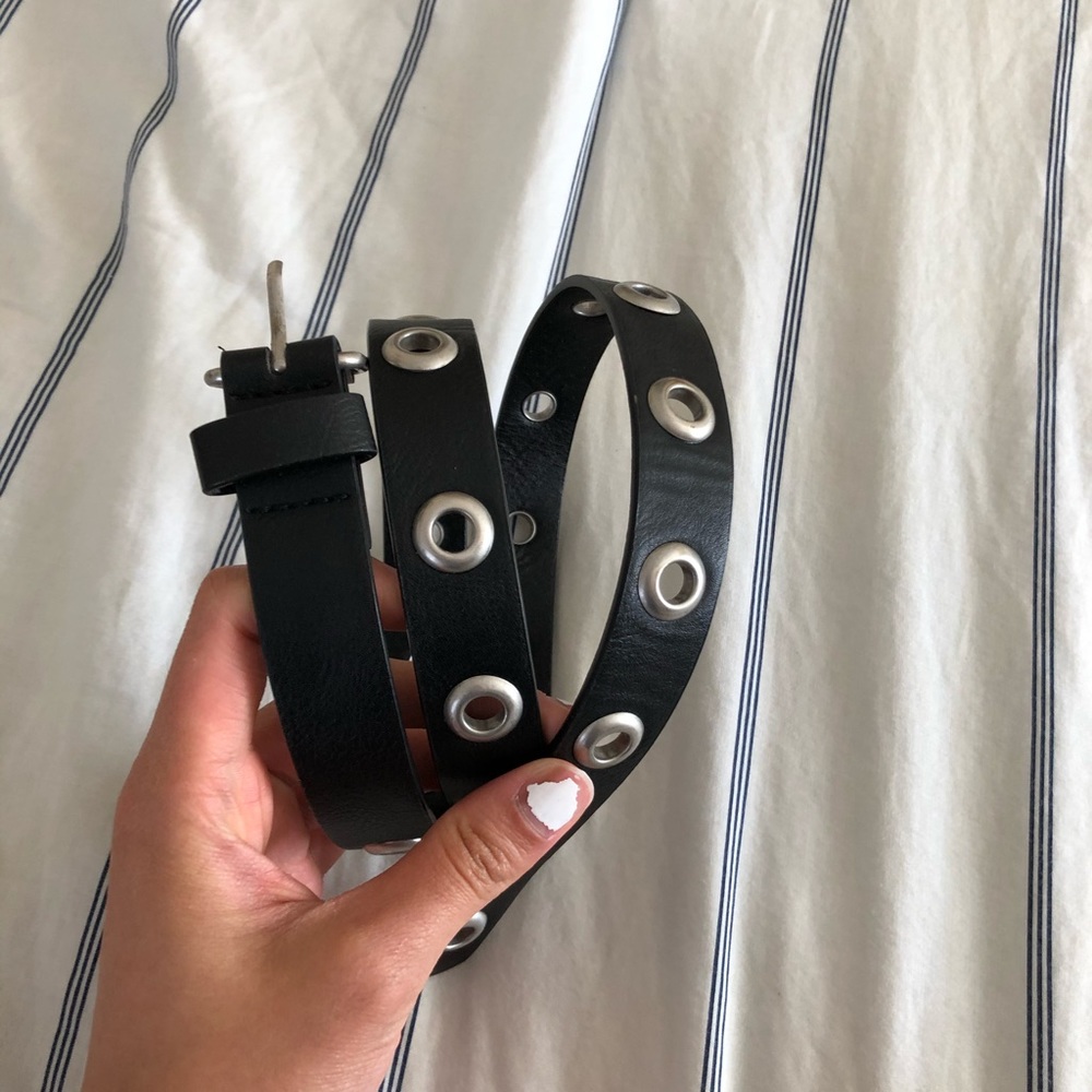 Brandy buckle belt with silver metal loops